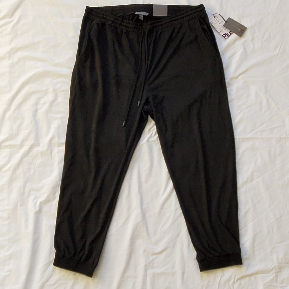 One By Chapter One Women's Black Suede Jogger Capris Pants Plus Size 1X